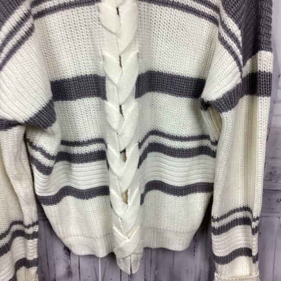 Dereck Heart Sweater Gray Cream Lace Up Back 1X - Picture 7 of 9